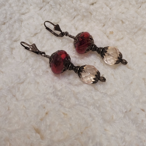 Romantic Victorian Handblown glass drop earrings. Handcrafted and Hypoallergenic - Picture 6 of 10